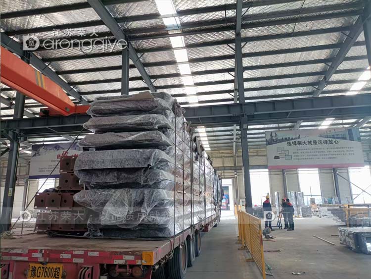 榮大候車亭生產發貨案例